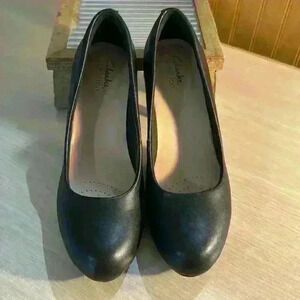 Clark’s Collection “Adriel Viola” Black Leather Heels
